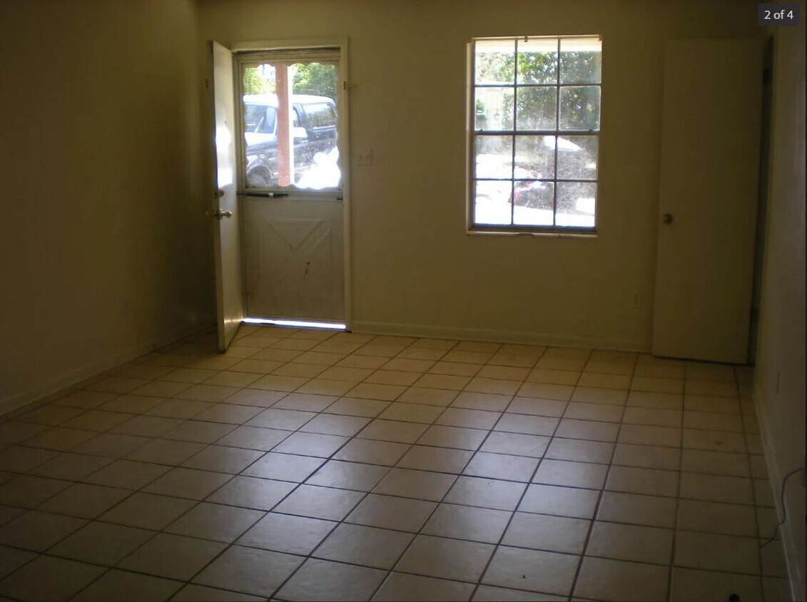 Foto del edificio - 2410 Clemons Rd