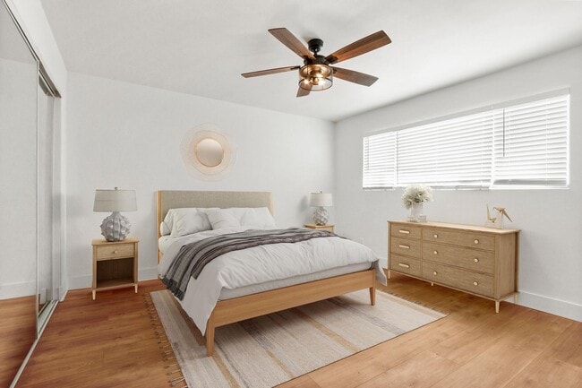 Building Photo - 14112 Yukon Ave