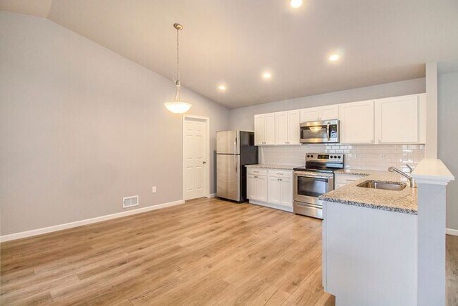 Foto del edificio - 16044 Bedington Dr