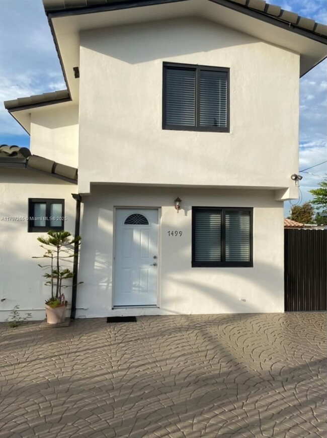 Foto del edificio - 7499 SW 10th St