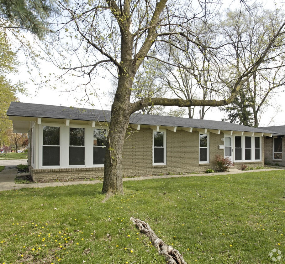Primary Photo - 1421 Broadacre Ave