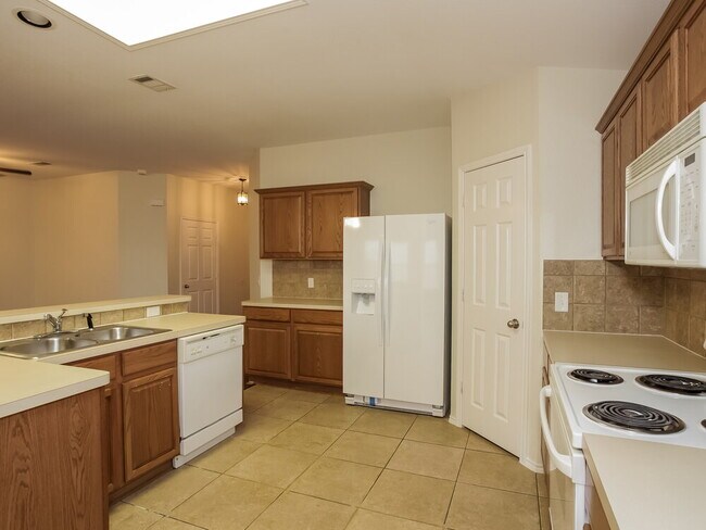Building Photo - 2525 Tar Heel Dr