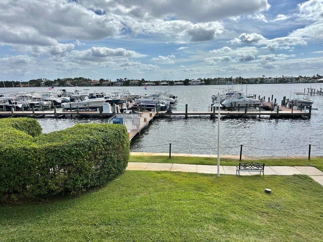 167 Yacht Club Way Unit 204, Hypoluxo, FL 33462 Condo for Rent in