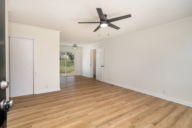 Foto del edificio - 122 Brookside Dr