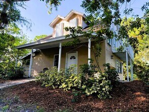 Building Photo - 17503 30th Ln N