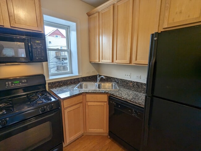 Building Photo - 3244 N Clifton Ave
