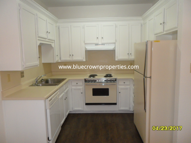 Building Photo - 3 Bedroom Duplex - White Settlement