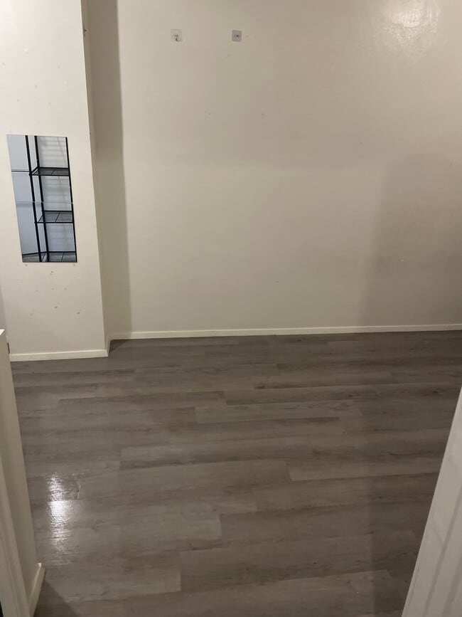 Building Photo - 547 Gayley Ave