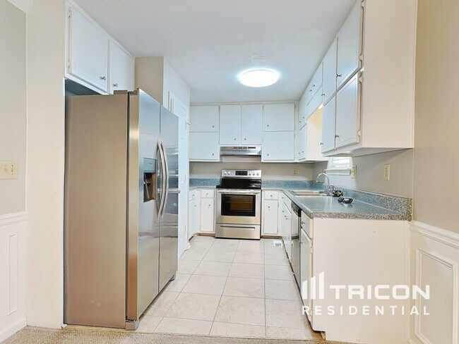 Foto del edificio - 4684 Woodglen Ct