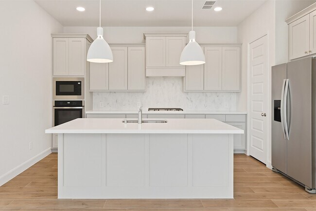 Building Photo - 14703 Band Tailed Pigeon Ct