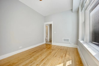 Building Photo - 3131 W Augusta Blvd