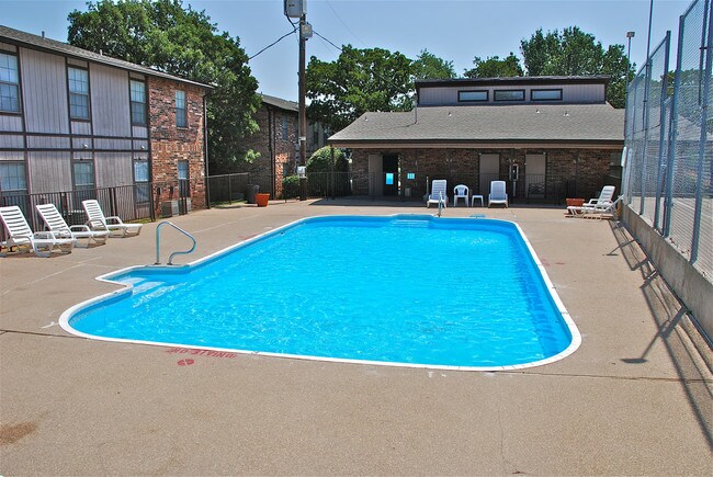 Building Photo - 3224 Celeste Rd