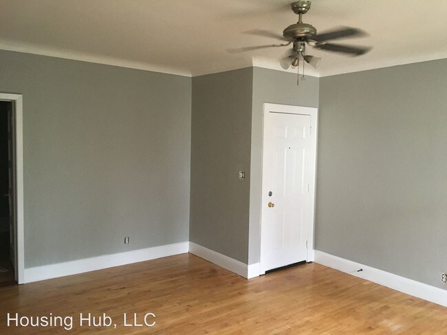 Building Photo - 856 Thomas Ave