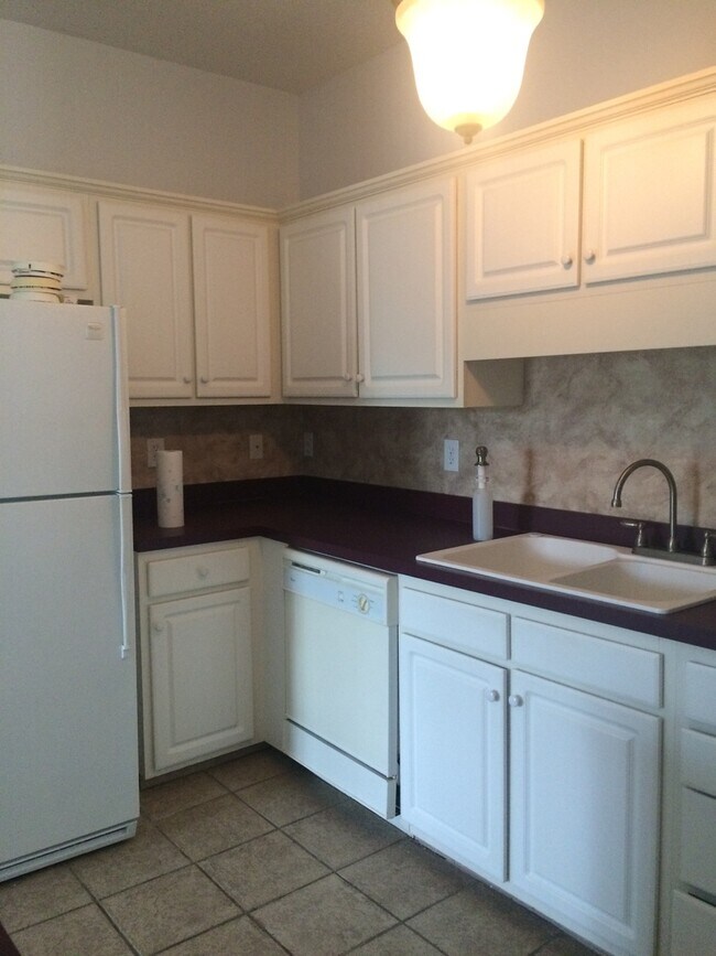 Foto del edificio - 2 Bed, 2 Bath Condo for Rent in Sweetwater