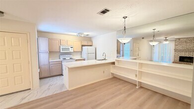 Building Photo - 10555 Turtlewood Ct