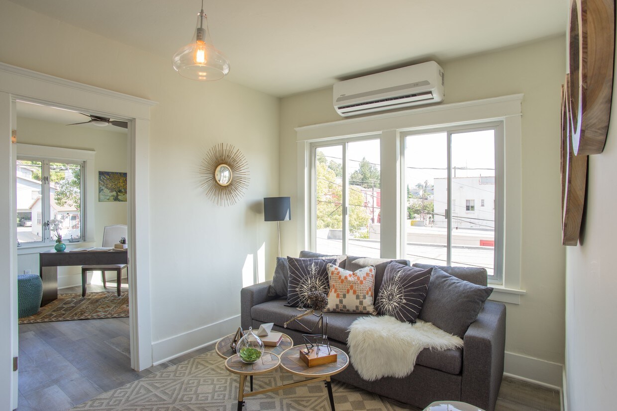 Foto principal - 1441 Echo Park Ave