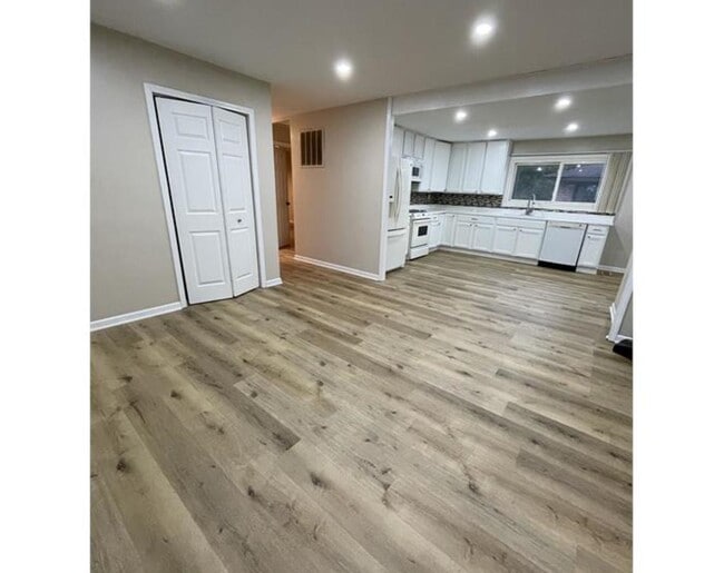 Building Photo - 420 Garland Ave