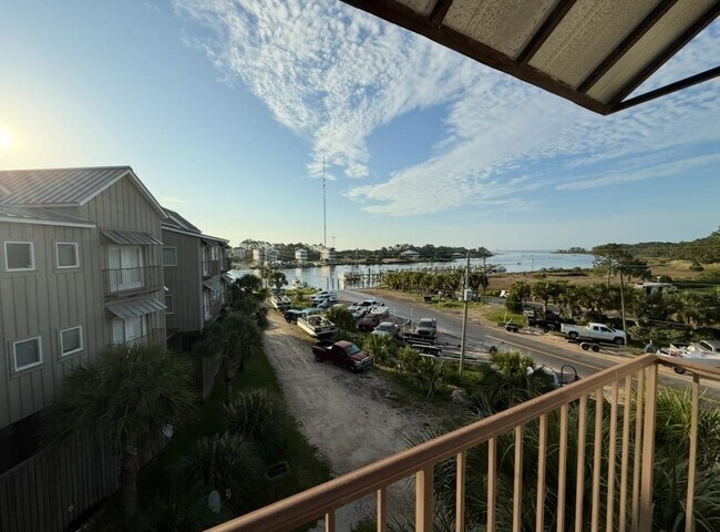 Foto del edificio - 280 Pirates Landing Dr