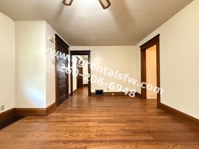 Foto del edificio - 919 Rivermet Ave