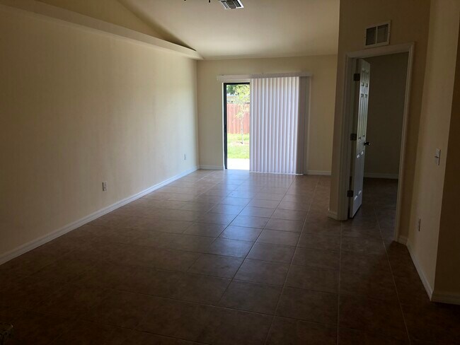 Foto del edificio - 4429 SW 9th Ave