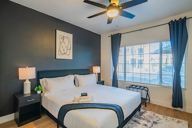 Foto del edificio - 7900 E Princess Dr