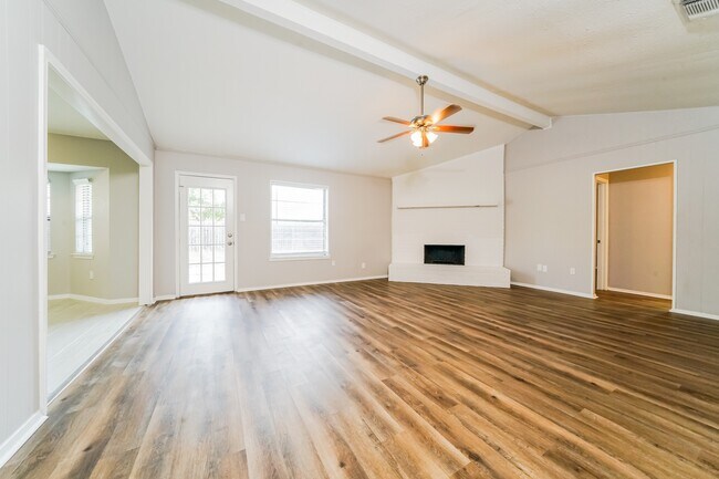 Foto del edificio - 7105 Meadow Park N