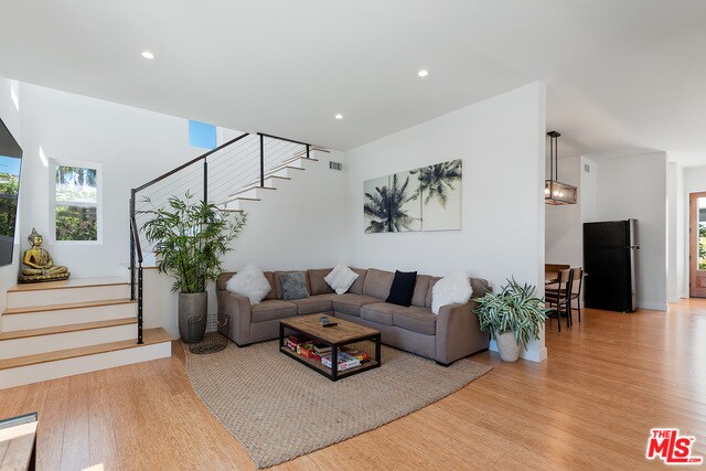 Foto del edificio - 7447 W 81st St