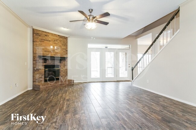 Building Photo - 1819 Chelsea Dr