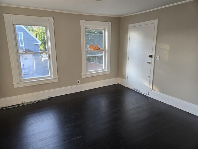 Building Photo - 19 Halford Pl