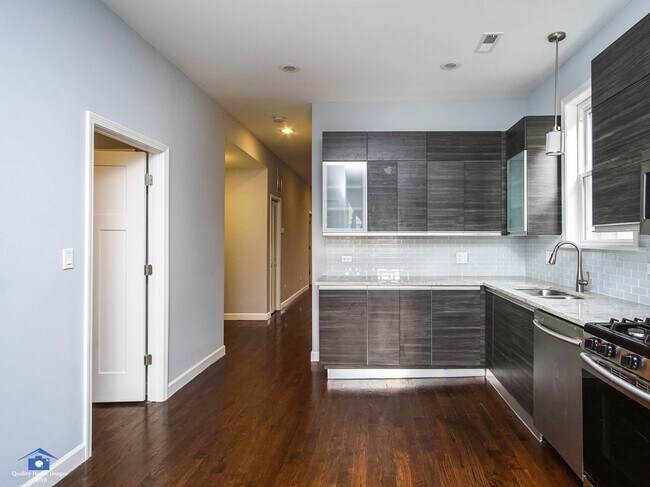 Building Photo - 4320 S Maplewood Ave