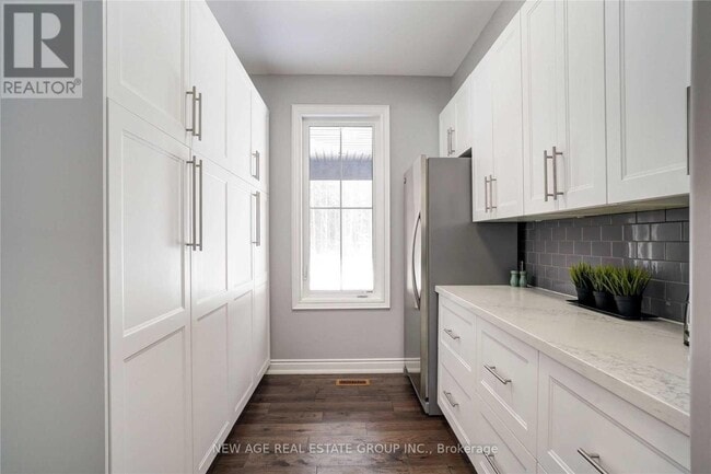 Building Photo - 9031 Sideroad 17