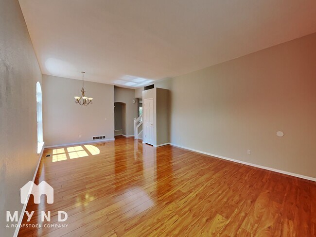Foto del edificio - 2421 S Harlan Ct