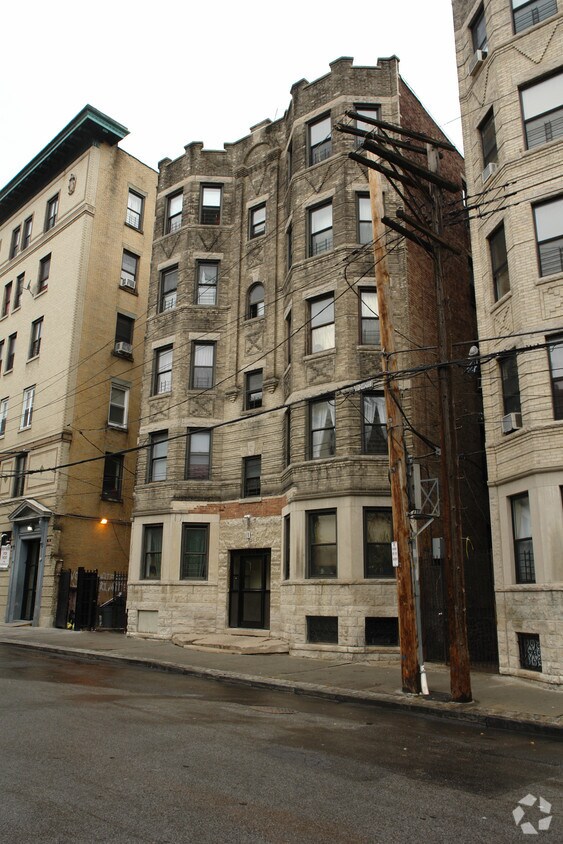 Building Photo - 1 Western Ave