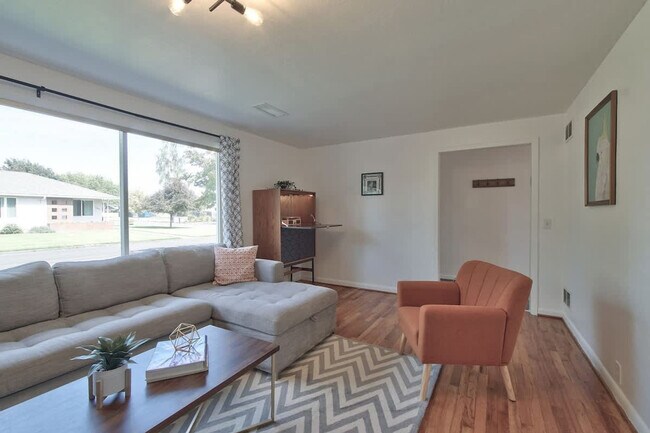 Foto del edificio - 1328 NE 9th Ave