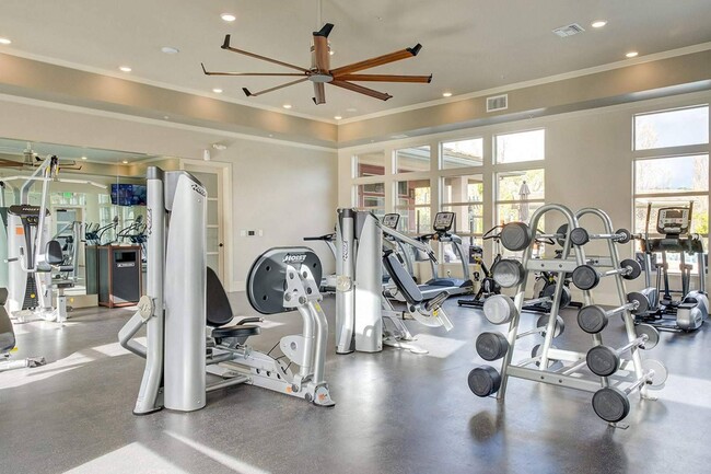 Gimnasio de la casa club | Apartamentos en Fairfield, CA | Verde en Green Valley Apartments - Verdant at Green Valley