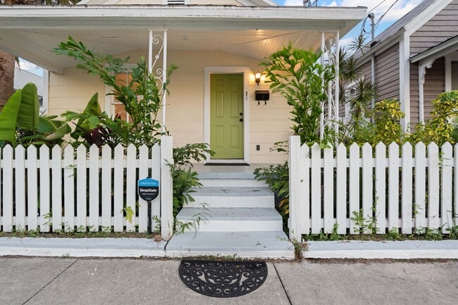 Foto del edificio - 2205 E 5th Ave