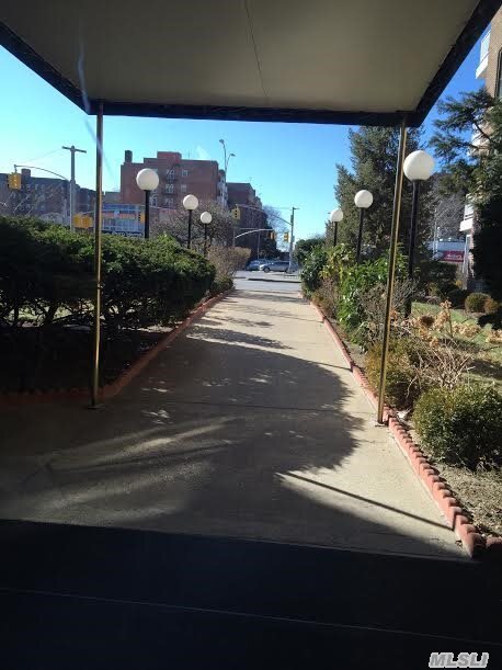 Building Photo - 100-25 Queens Blvd