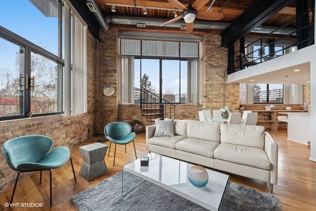 Foto del edificio - 2614 N Clybourn Ave