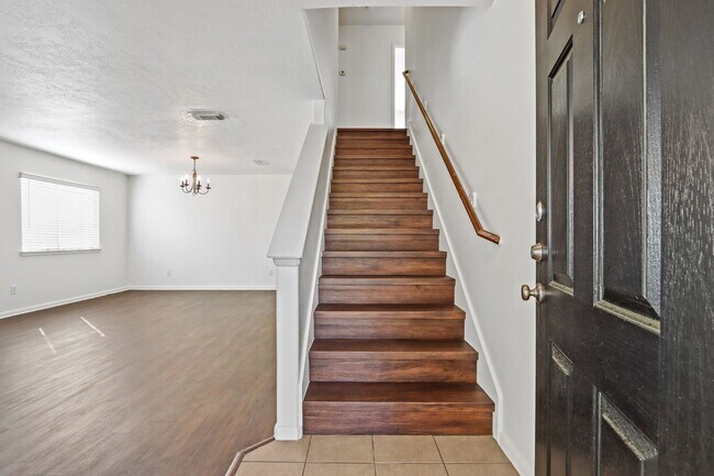 Building Photo - 15127 Green Whisper Dr