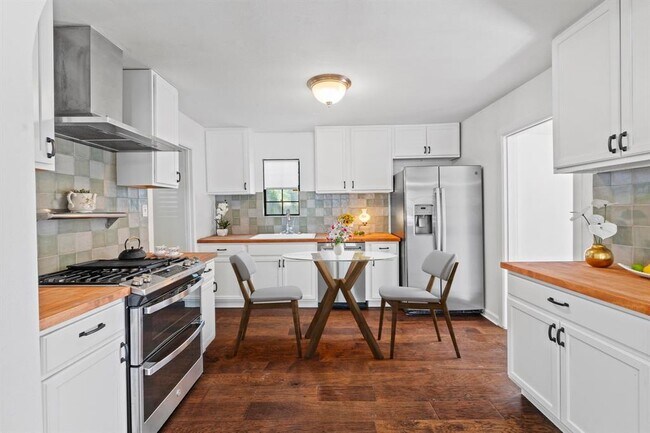 Foto del edificio - 1709 Patton Ln