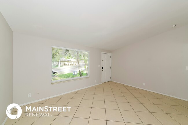 Building Photo - 5111 22nd St Ct E