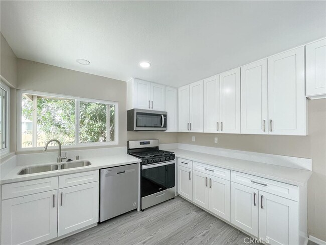 Building Photo - 44555 Benald St