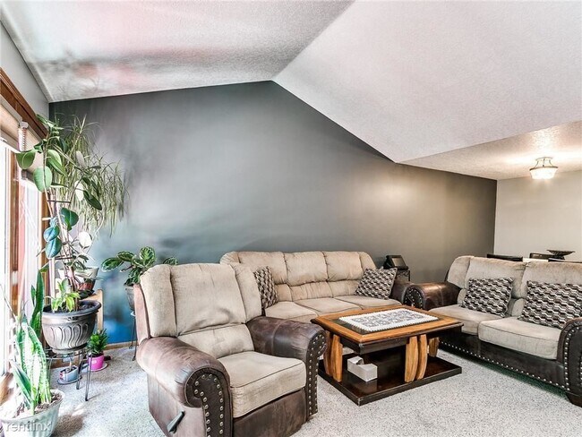 Building Photo - 2 br, 2 bath Condo - 8146 Dellwood Dr