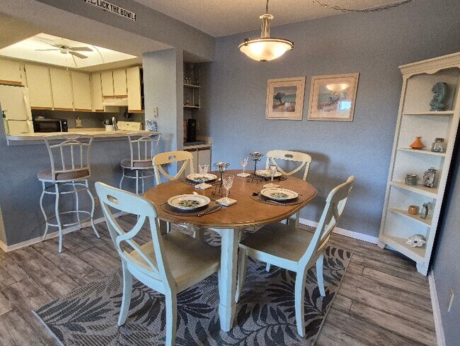 Building Photo - 19505 Quesada Ave