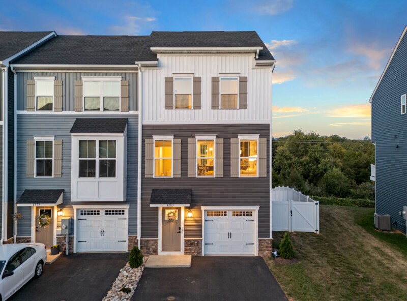 Foto principal - 4583 Drysdale St
