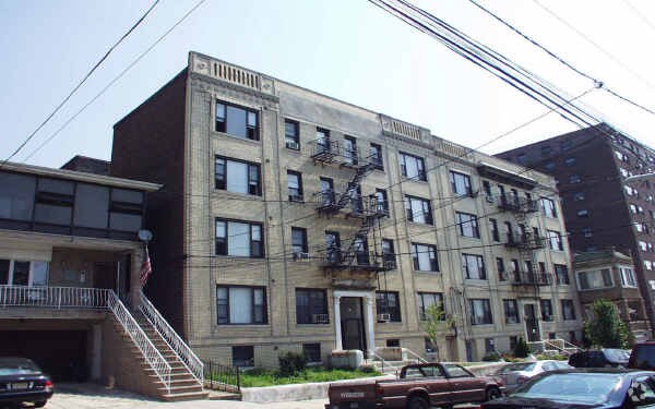 Primary Photo - 18 65th St