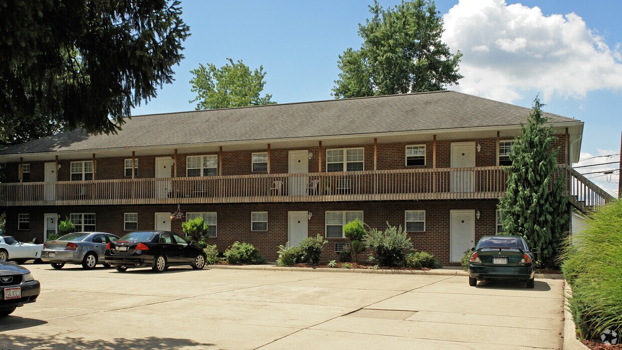 Building Photo - Pine Landing