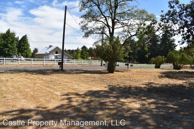 Building Photo - 3 br, 1 bath House - 15081 Skelton Rd.
