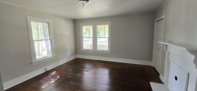 Building Photo - 109 Hollingshead Ave