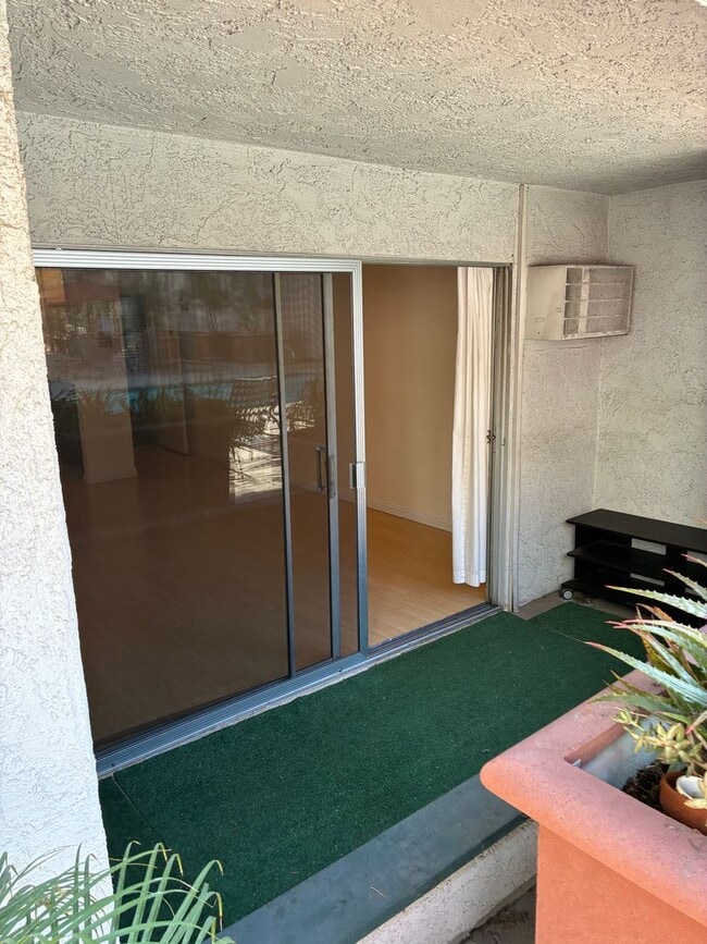 Foto del edificio - BRAND NEW 1 BEDROOM 1 BED UNIT!!!!